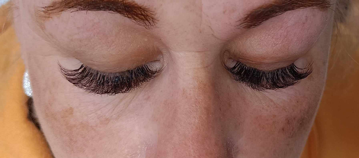 6D Clover Lash Extensions – 16 Rows, Single Length