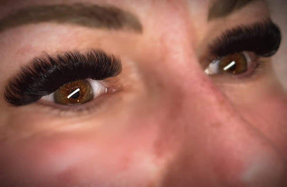 Volume Silk Lashes – 16 Row Single Length Tray