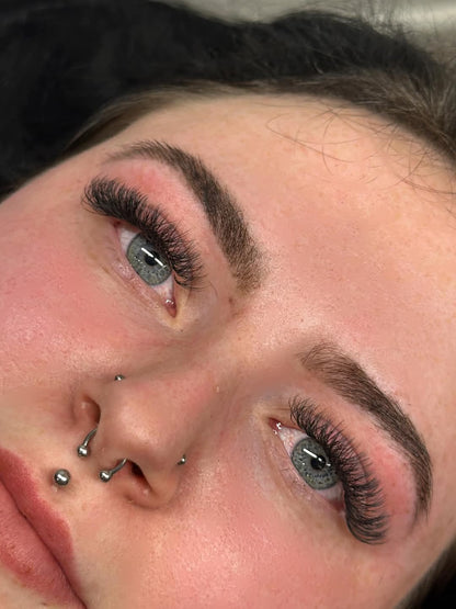 W Lashes Mixed Tray (16 Rows)