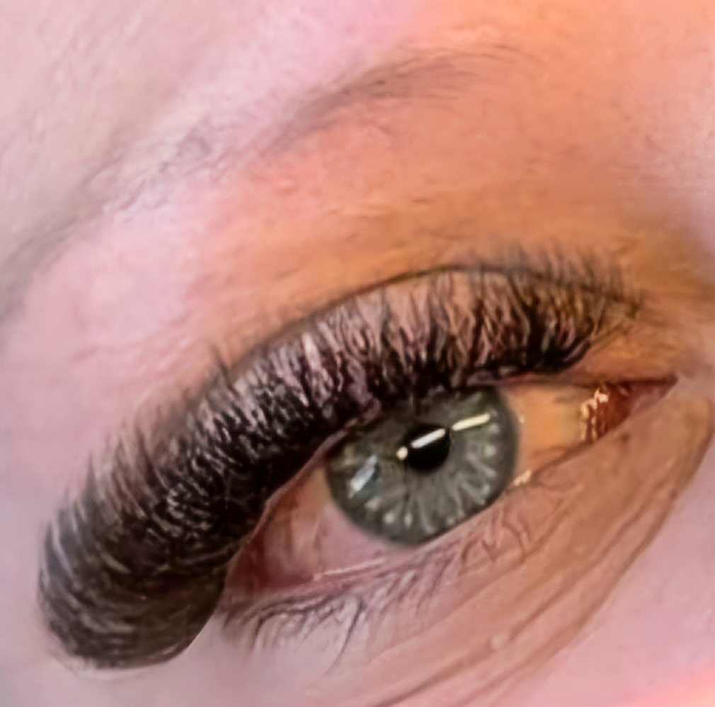 🤎 Brown 6D Clover Lash Extensions – Mixed Lengths, 16 Rows 🤎